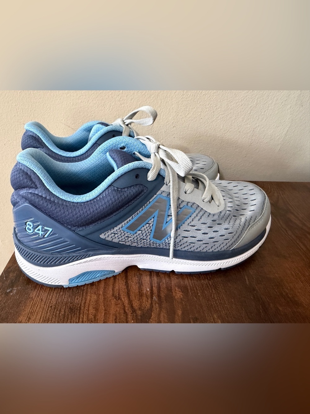 New Balance 847 Light Blue Women's Running Sneakers Size 9